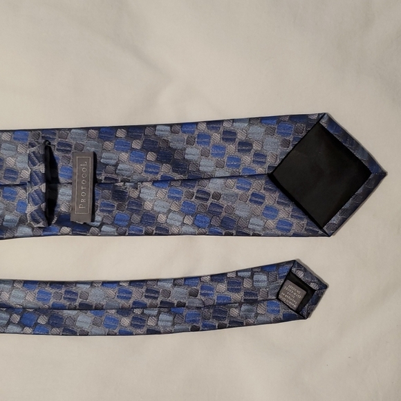 Men's Protocol grey with shades of blue pattern tie - Picture 3 of 5